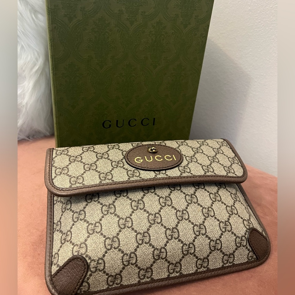 Gucci supreme GG belt bag. Looks brand new, with original dust bag, box, tag!